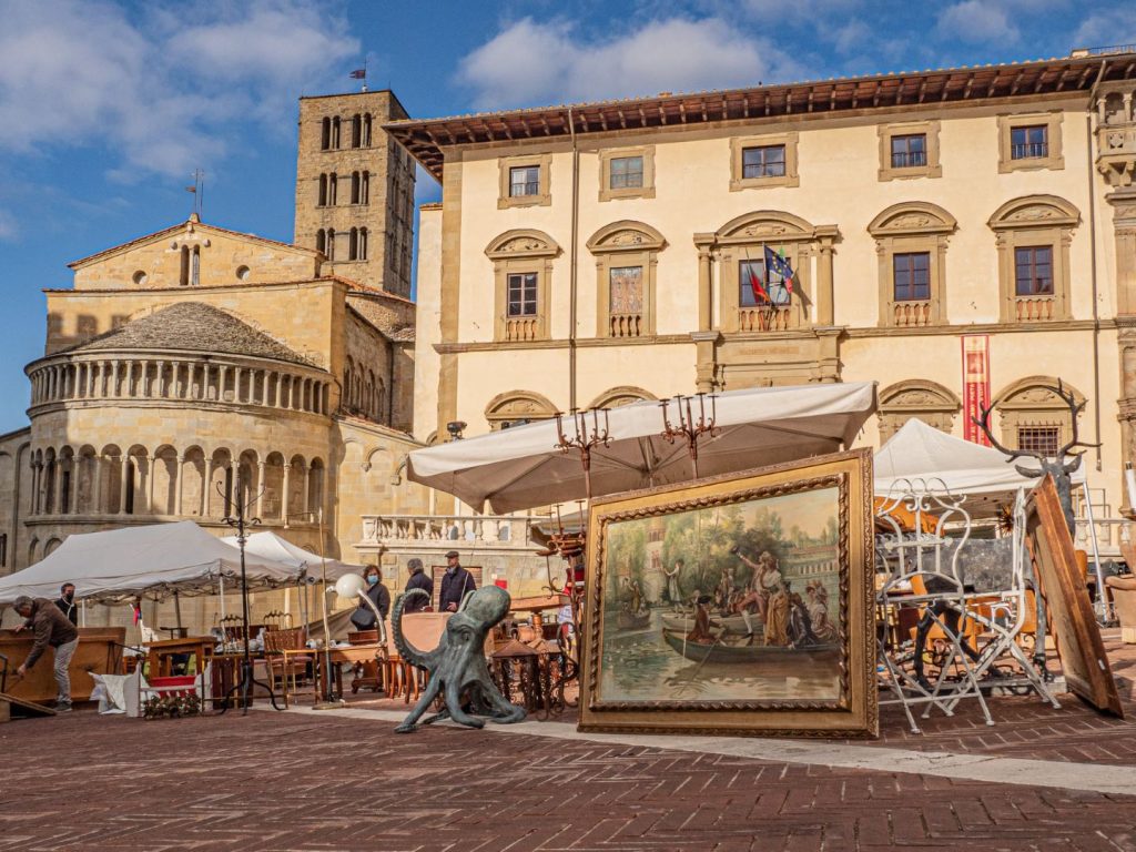 Piazza Grande - The Piazza Grande - La Storia di Arezzo - The History of Arezzo